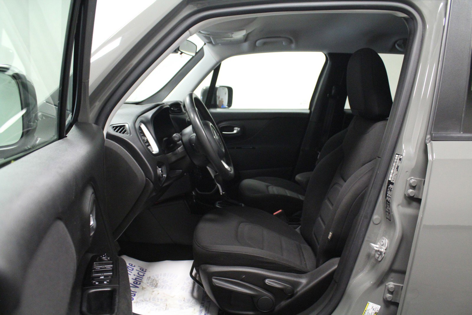 2021 Jeep Renegade Latitude photo 11