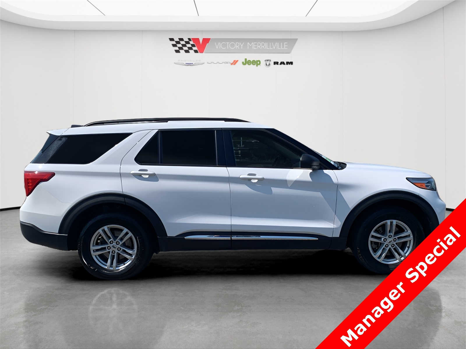 2023 Ford Explorer XLT photo 4
