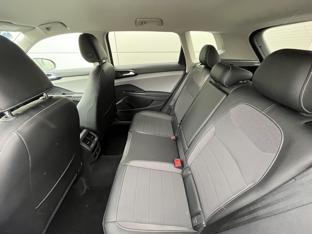 2022 Volkswagen Taos SE photo 3
