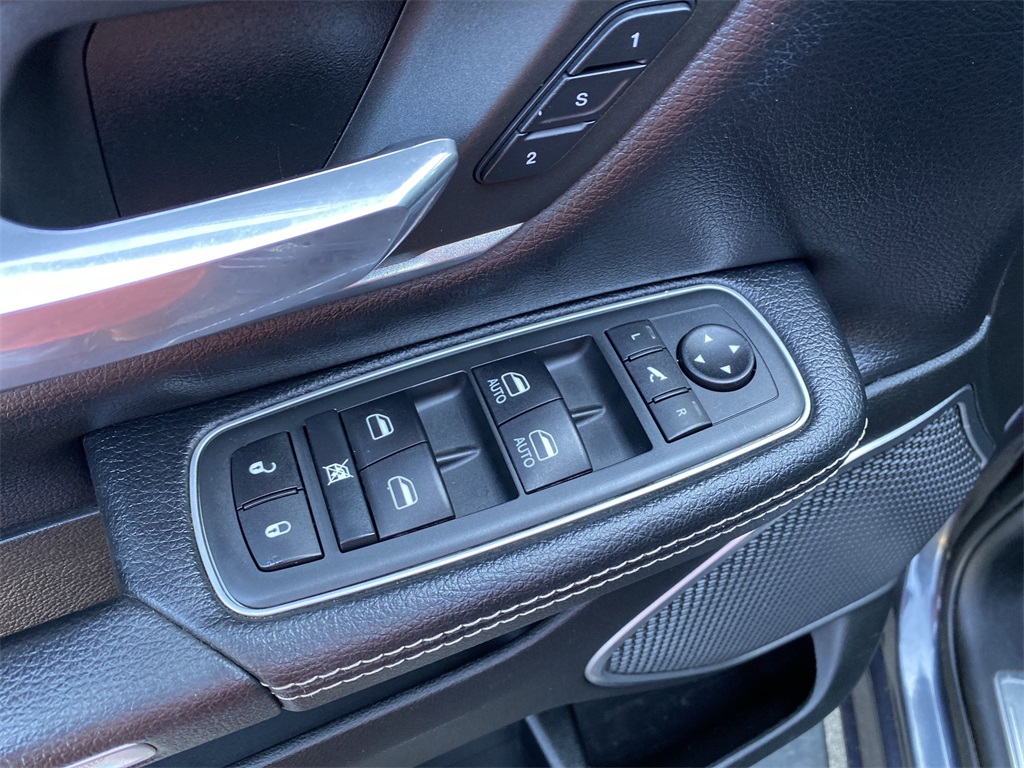 2020 Ram 1500 Laramie photo 11