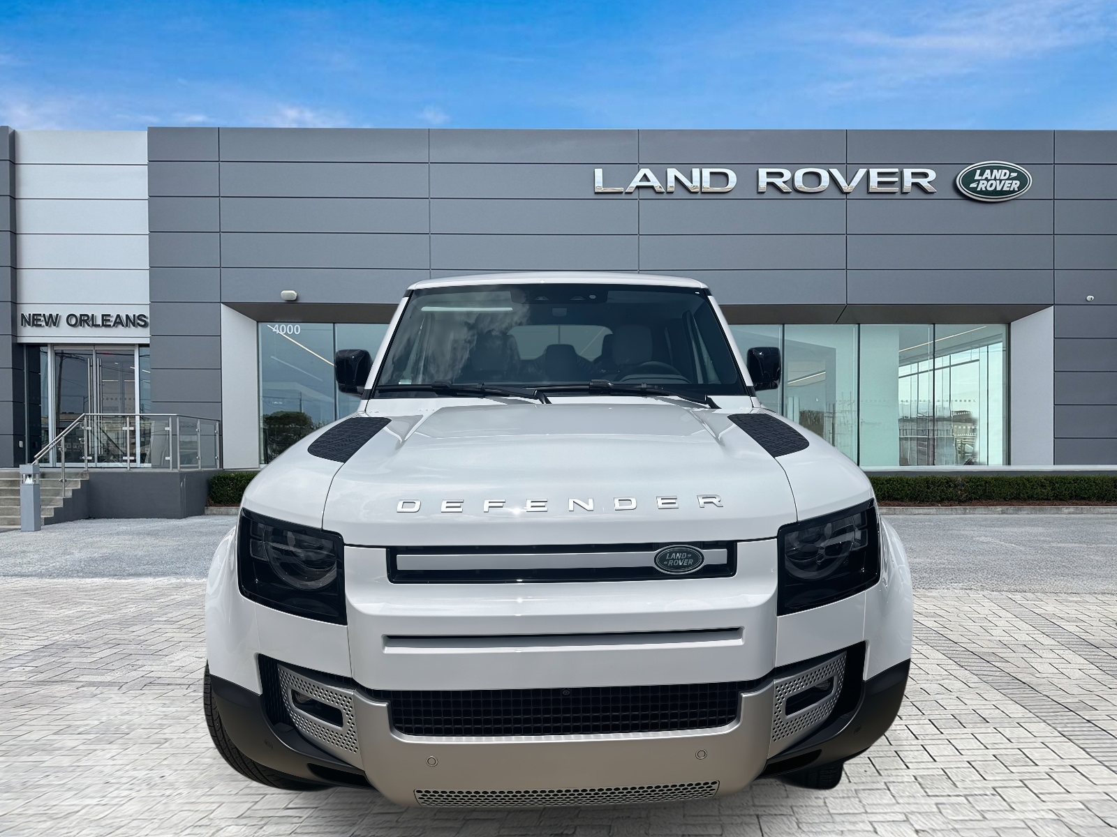 2025 Land Rover Defender 110 S photo 4