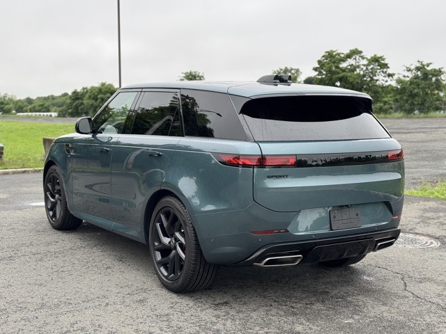 2024 Land Rover Range Rover Sport P400 Dynamic SE photo 3