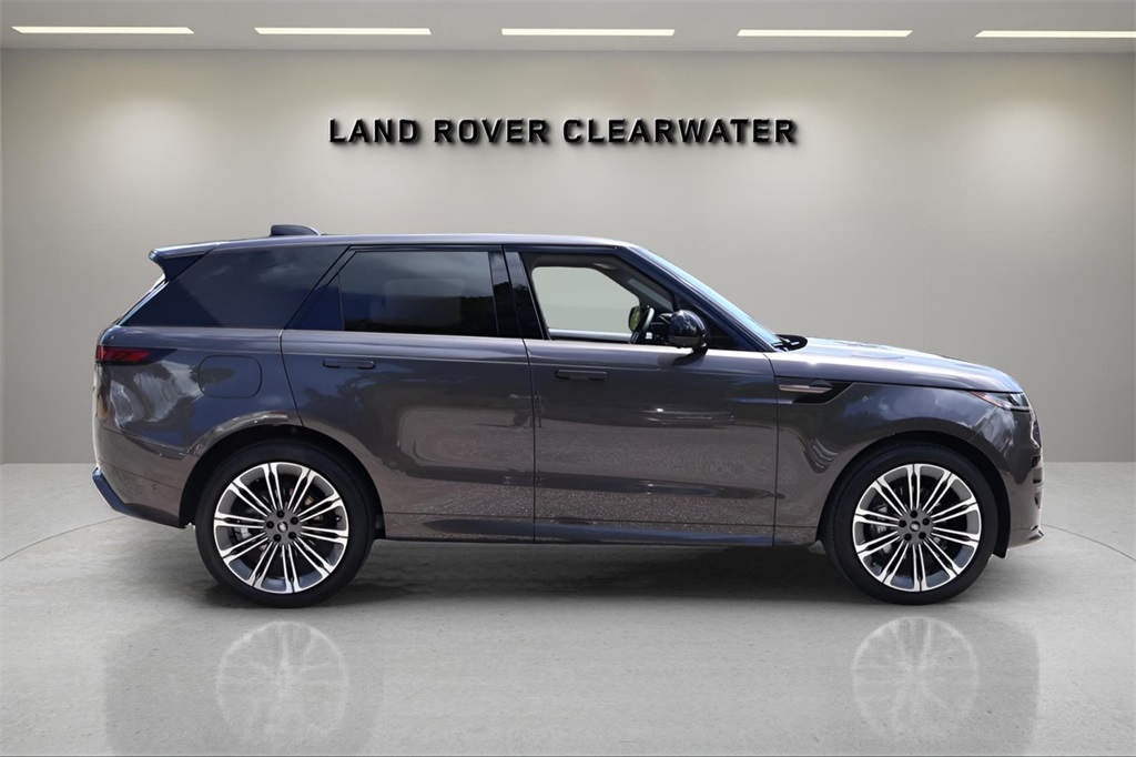 2025 Land Rover Range Rover Sport SE photo 6