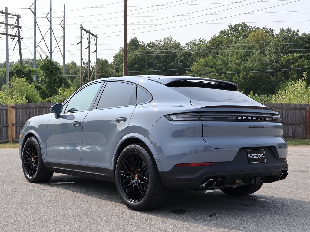 2025 Porsche Cayenne Coupe S photo 2