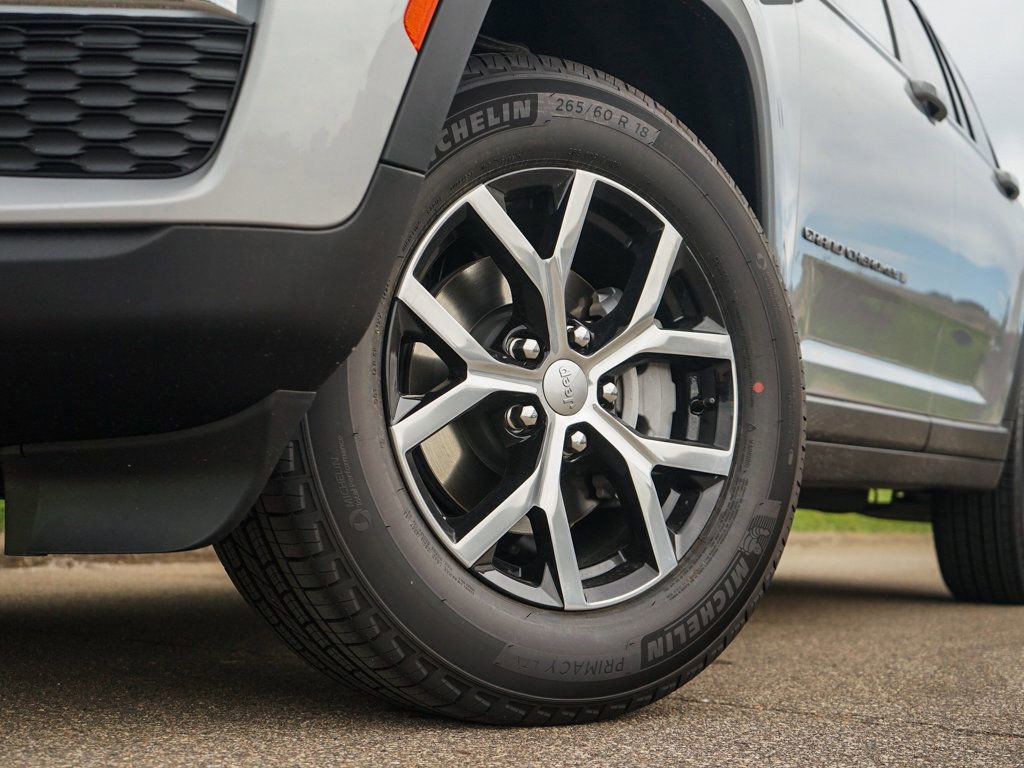 2025 Jeep Grand Cherokee Limited photo 4