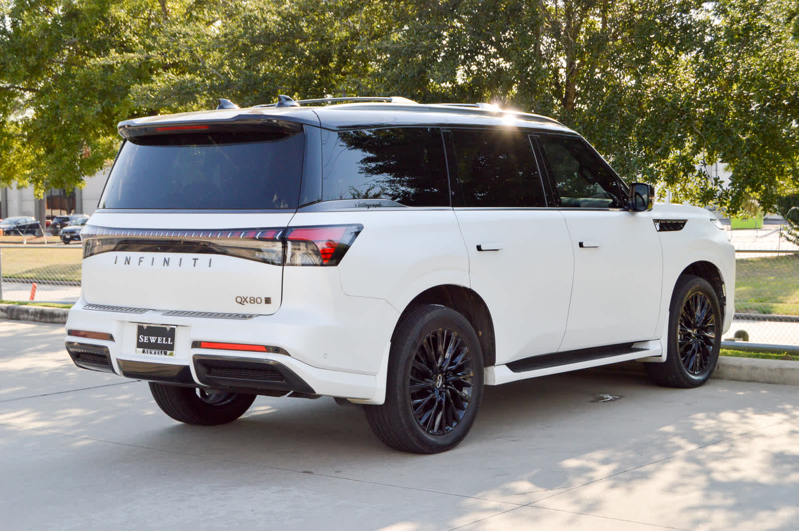 2025 Infiniti QX80 photo 4
