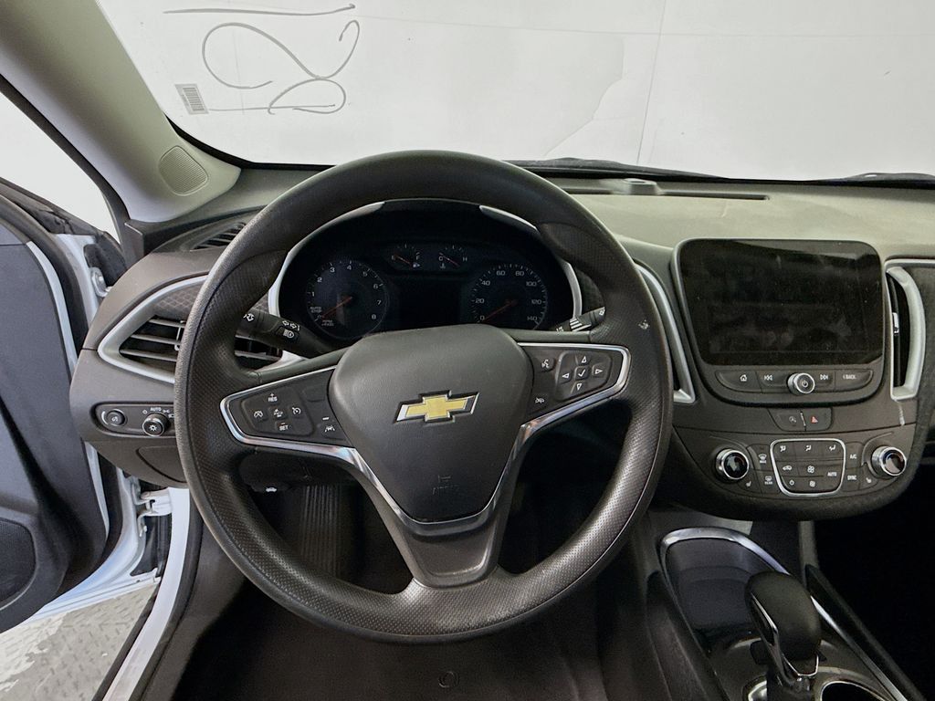 2023 Chevrolet Malibu 1LT photo 4