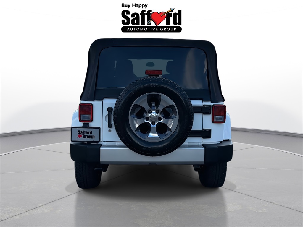 2017 Jeep Wrangler Unlimited Sahara photo 7