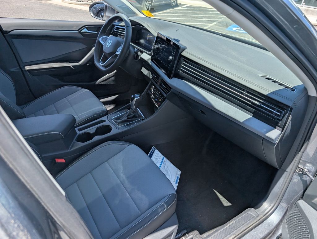2025 Volkswagen Jetta 1.5T SE photo 25