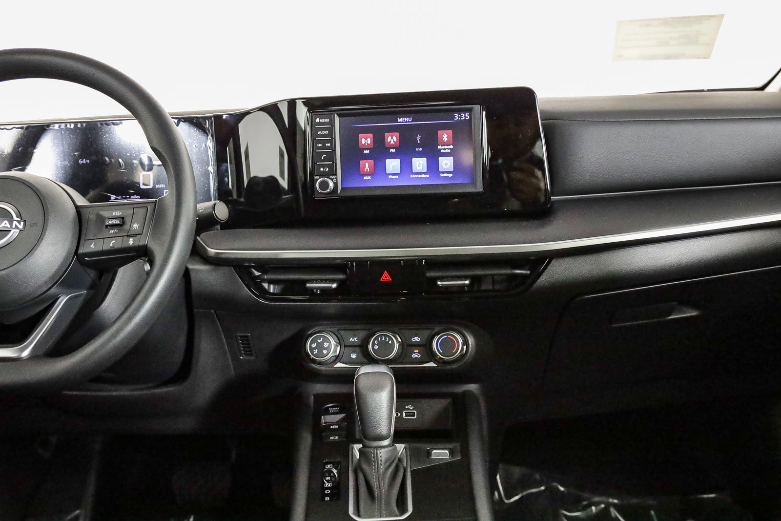 2025 Nissan Kicks S photo 14