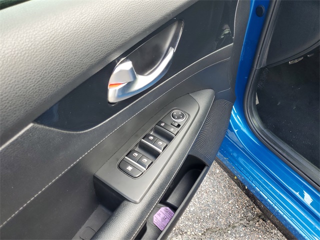 2023 Kia Forte GT-Line photo 11