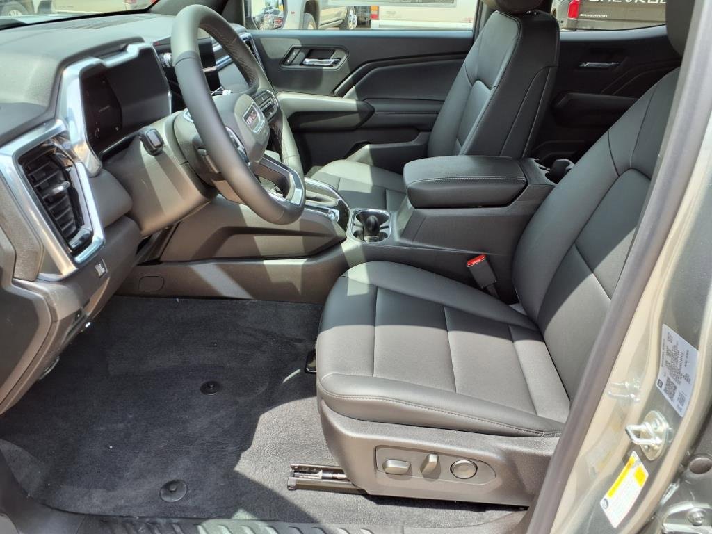 New 2025 Sterling Metallic GMC Elevation image 13