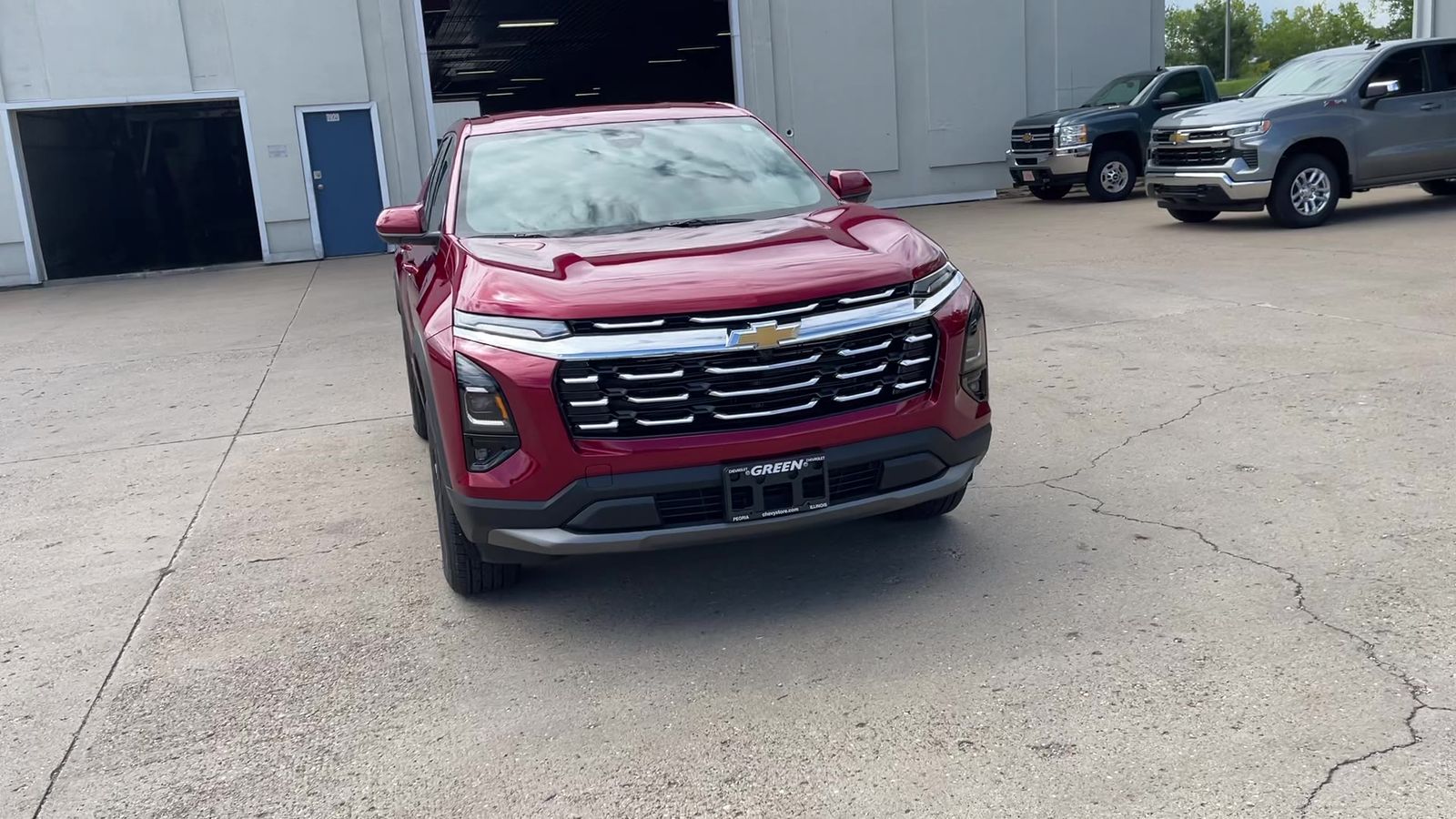 2026 Chevrolet Equinox LT photo 2