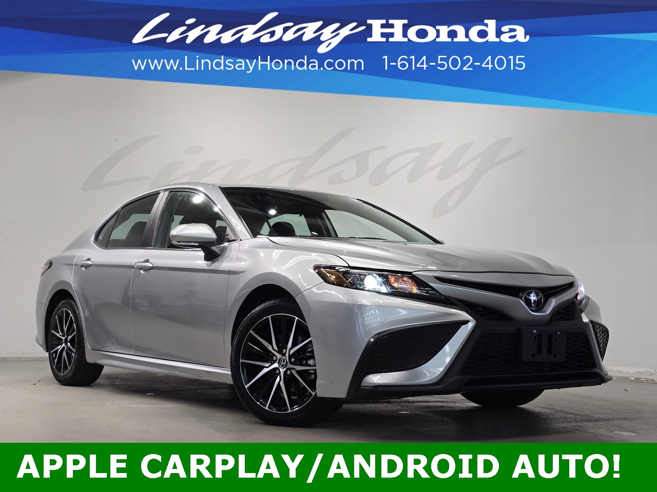 2024 Toyota Camry SE's photo