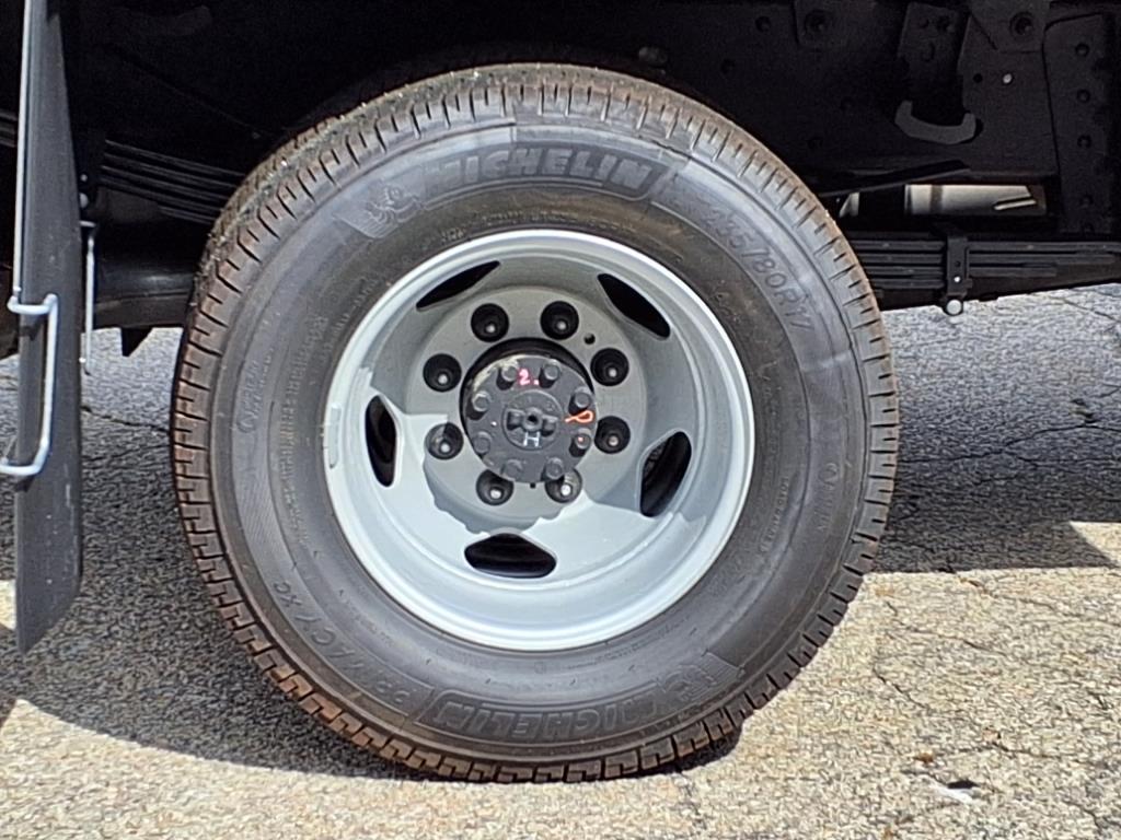 2025 Chevrolet Silverado 3500HD Work Truck photo 3