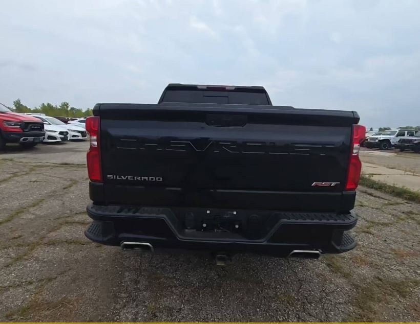 2020 Chevrolet Silverado 1500 RST photo 2