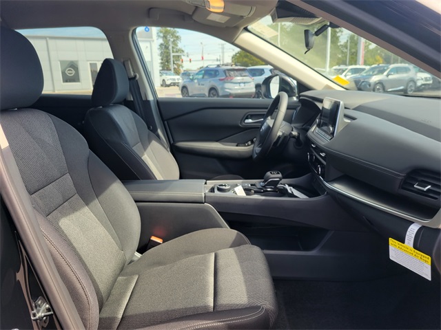 2026 Nissan Rogue SV photo 15