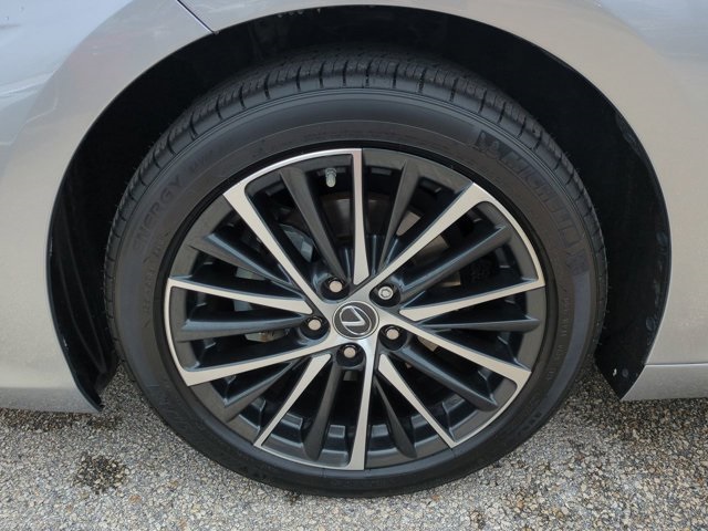 2022 Lexus ES 250 photo 11