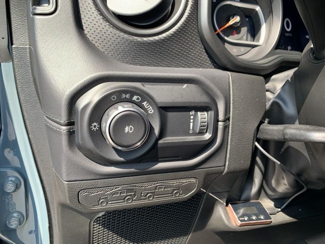 2024 Jeep Wrangler Rubicon photo 14