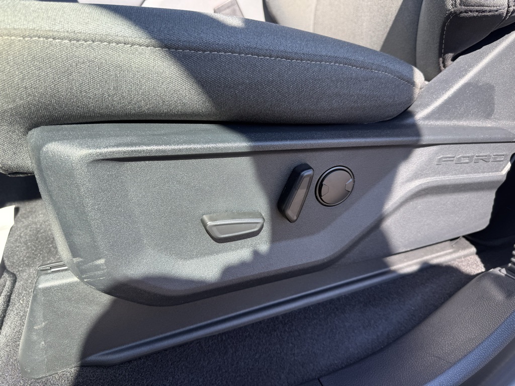 2025 Ford F-150 XLT photo 5