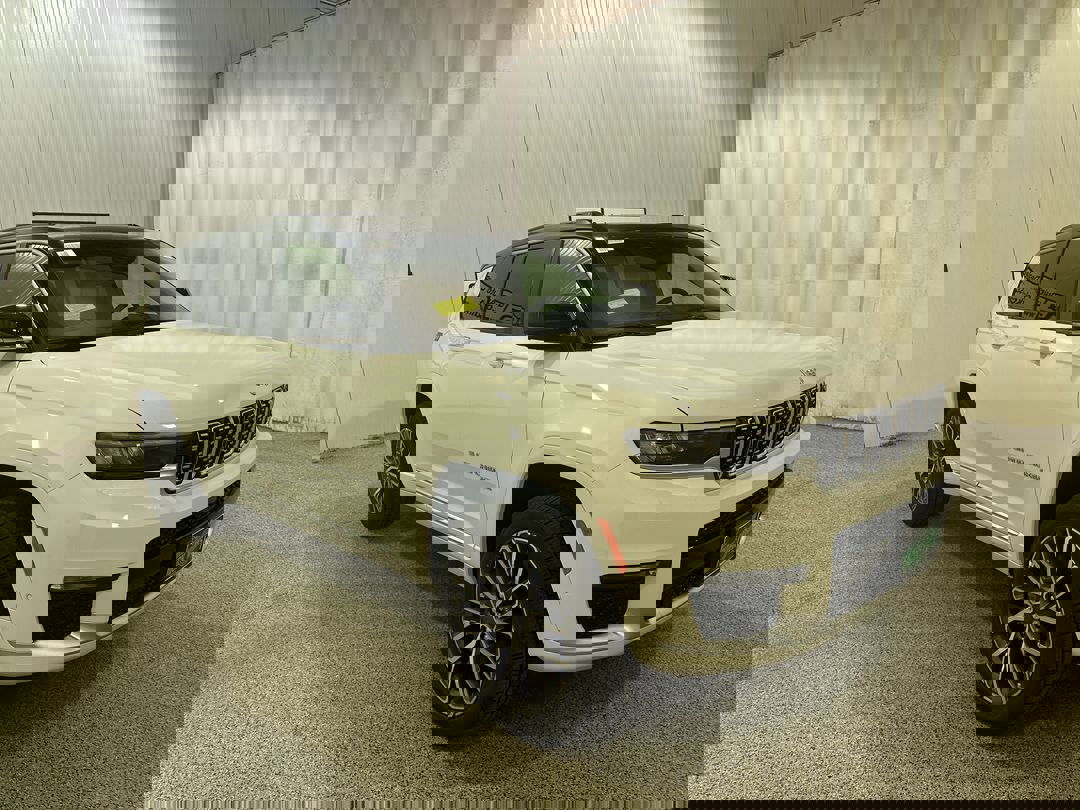 2025 Jeep Grand Cherokee L Summit Reserve's photo