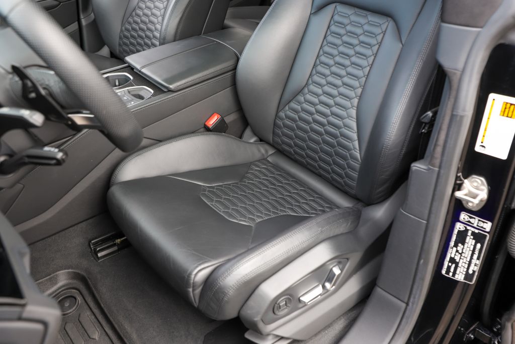 2021 Lamborghini Urus photo 21