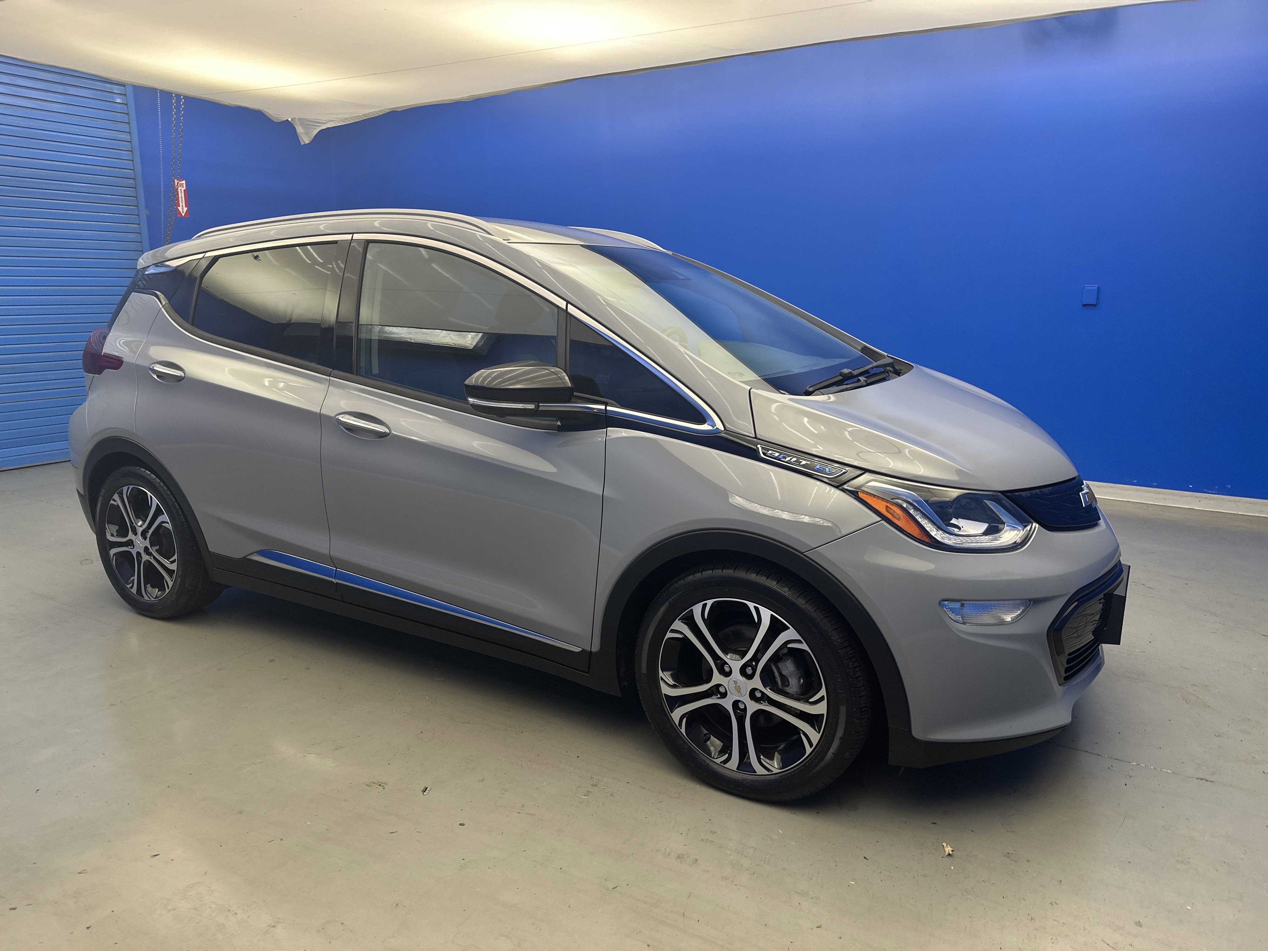 Used 2021 Chevrolet Bolt EV Premier with VIN 1G1FZ6S01M4102981 for sale in Jeffersontown, KY