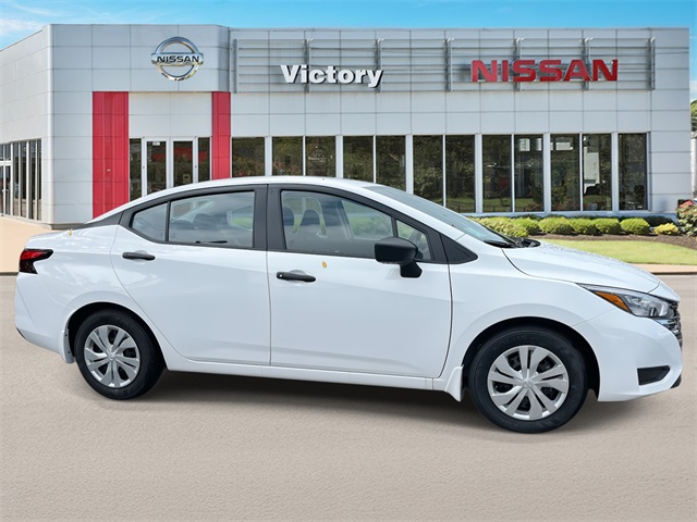 2025 Nissan Versa 1.6 S photo 2