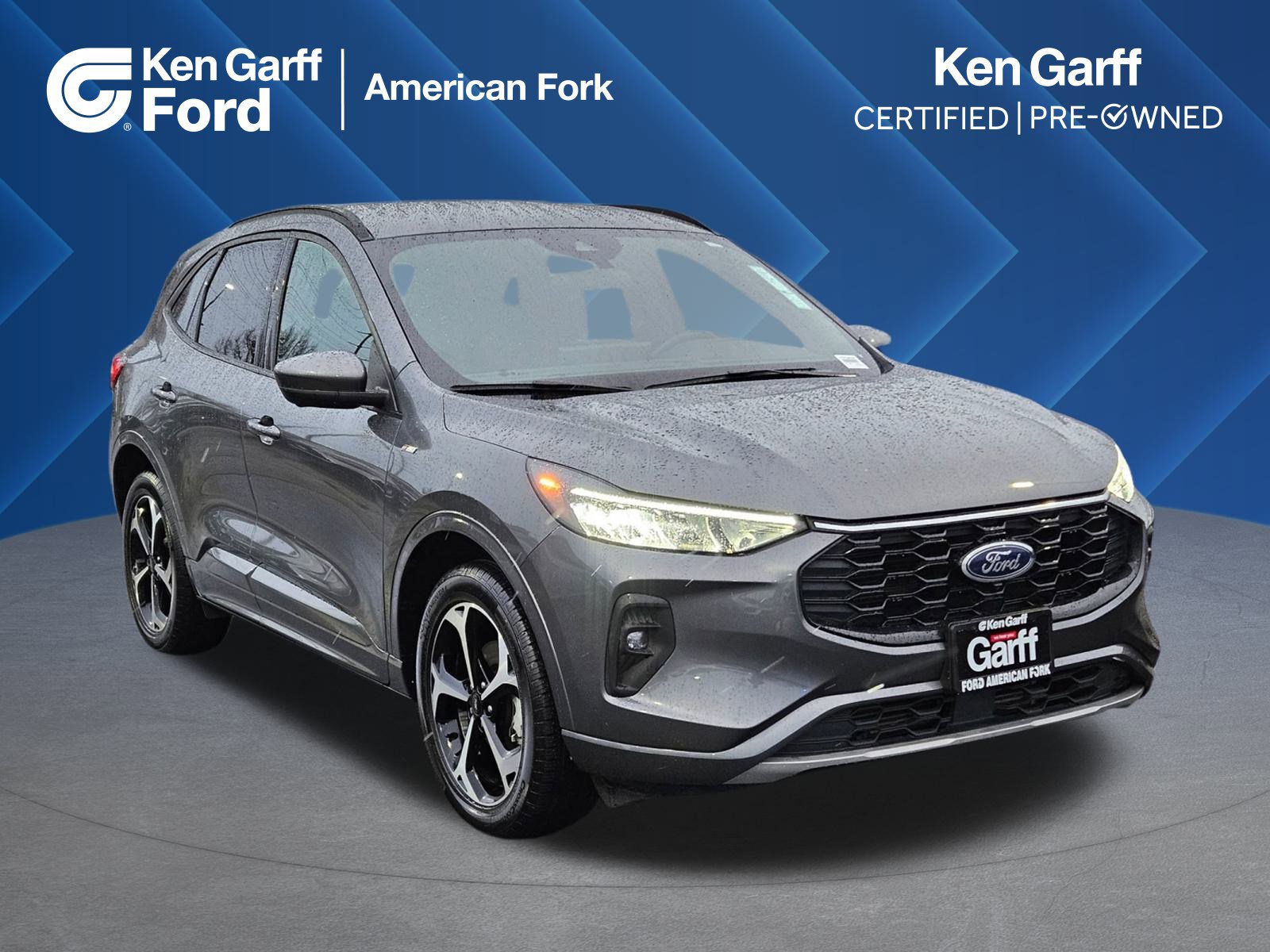 2023 Ford Escape ST-Line Select's photo