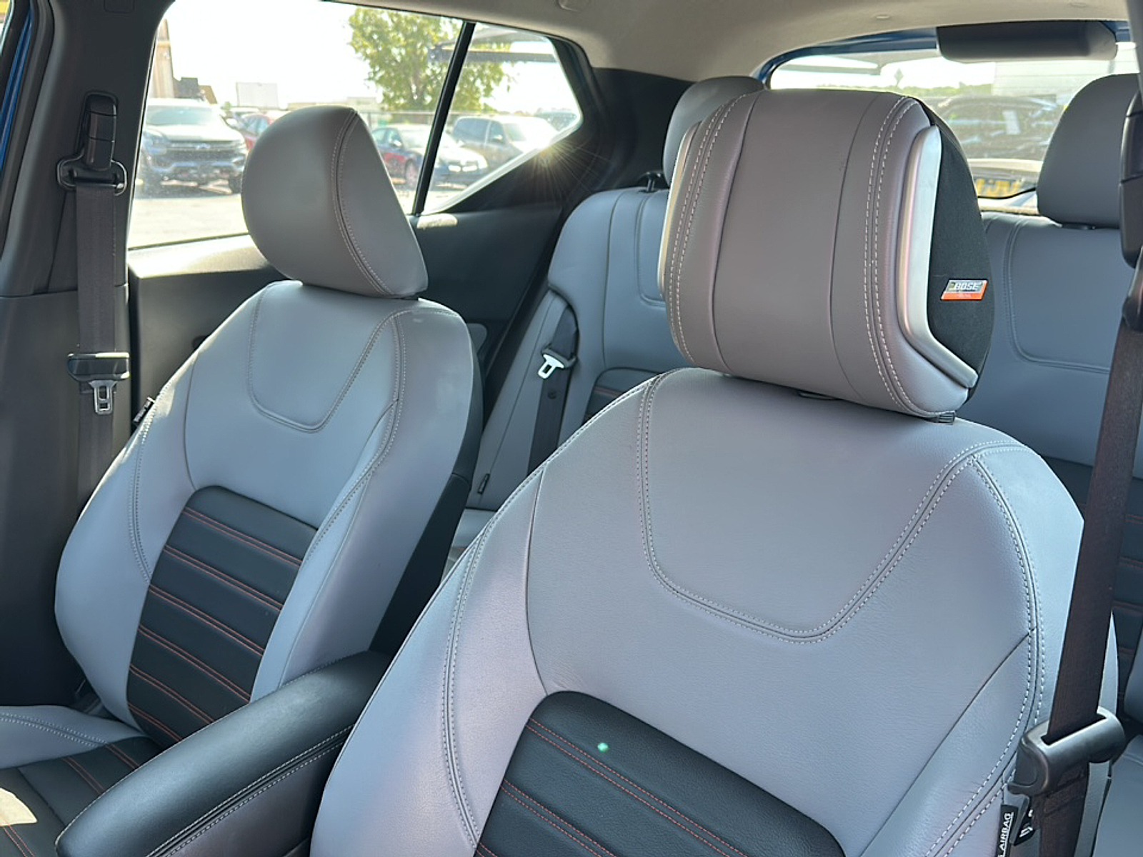 2024 Nissan Kicks SR photo 3