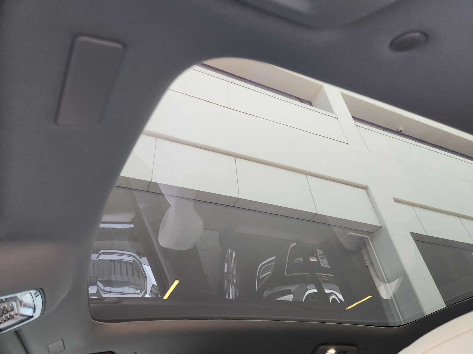 2025 Cadillac Escalade IQ Luxury photo 17