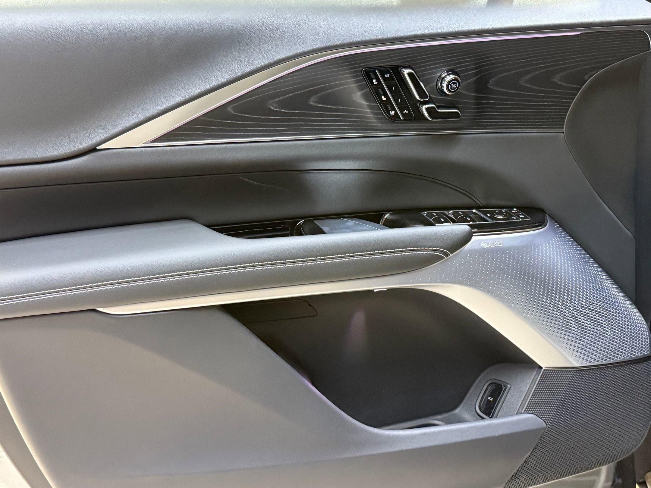 2025 Cadillac Lyriq Sport photo 7