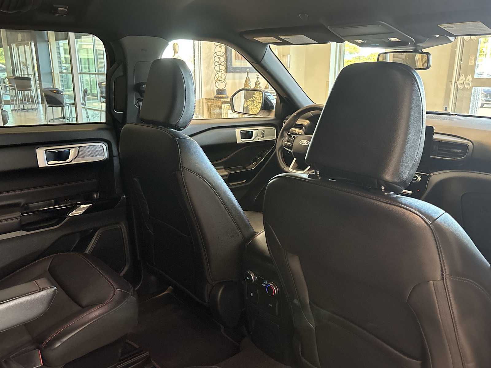 2022 Ford Explorer ST-Line photo 25