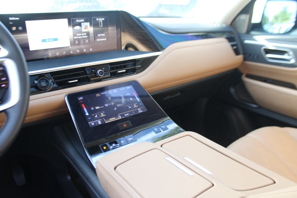 2025 Infiniti QX80 Sensory photo 17