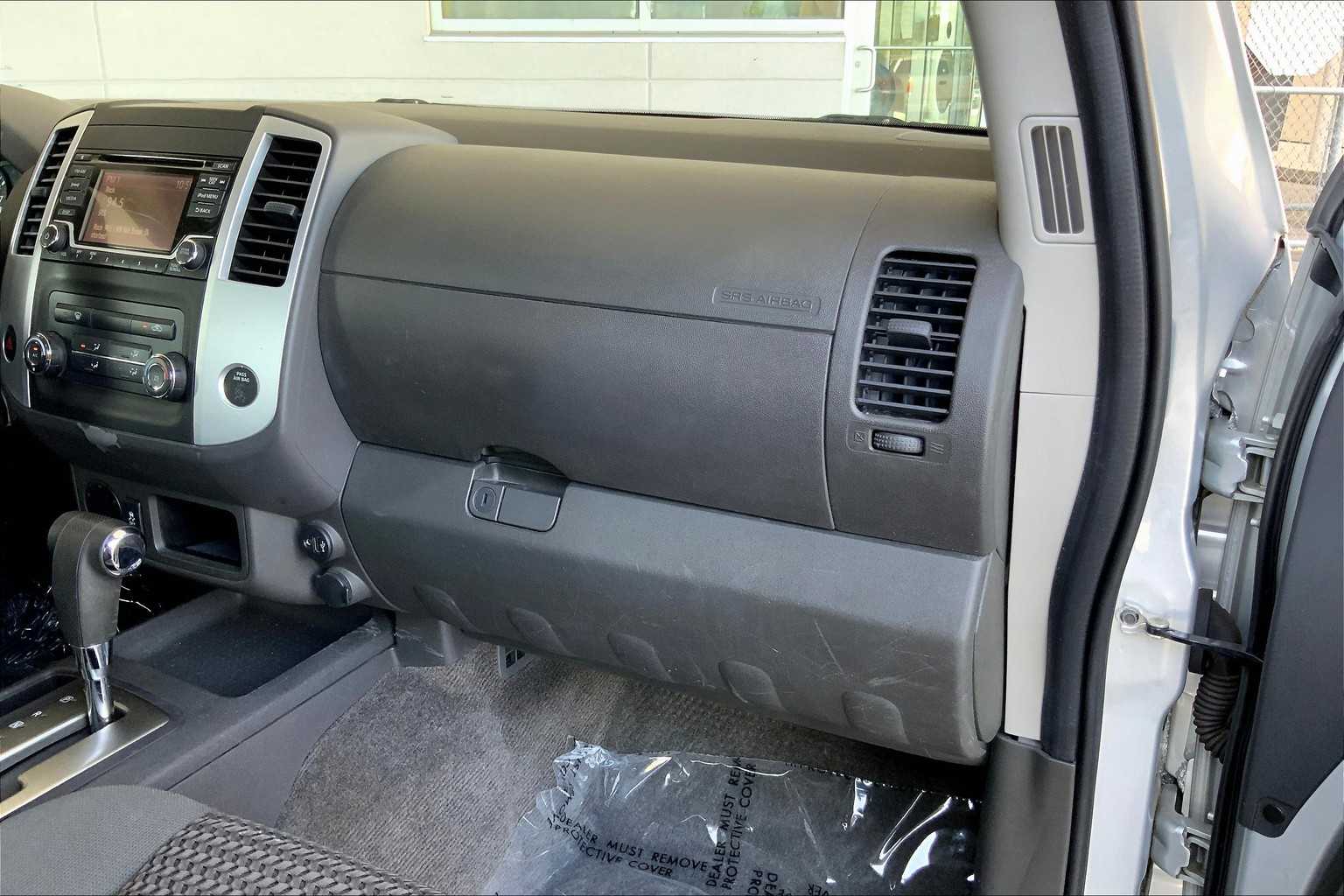 2017 Nissan Frontier SV photo 16