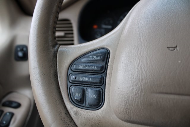 2000 Ford Explorer Eddie Bauer photo 4