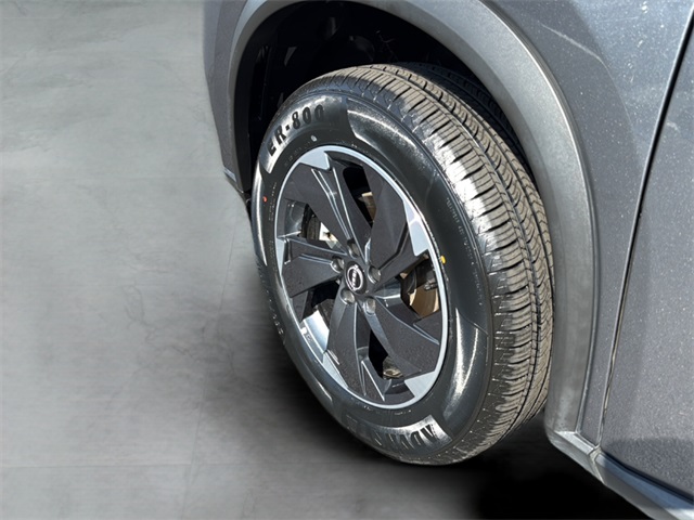 2024 Nissan Rogue SV photo 12