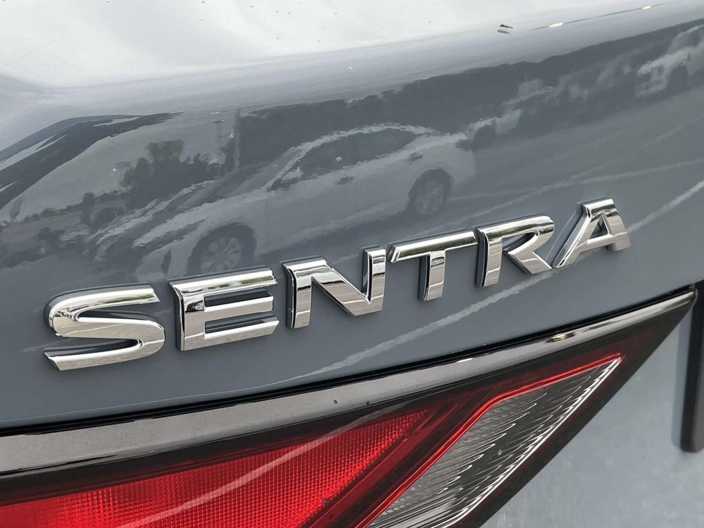 2025 Nissan Sentra SV photo 9