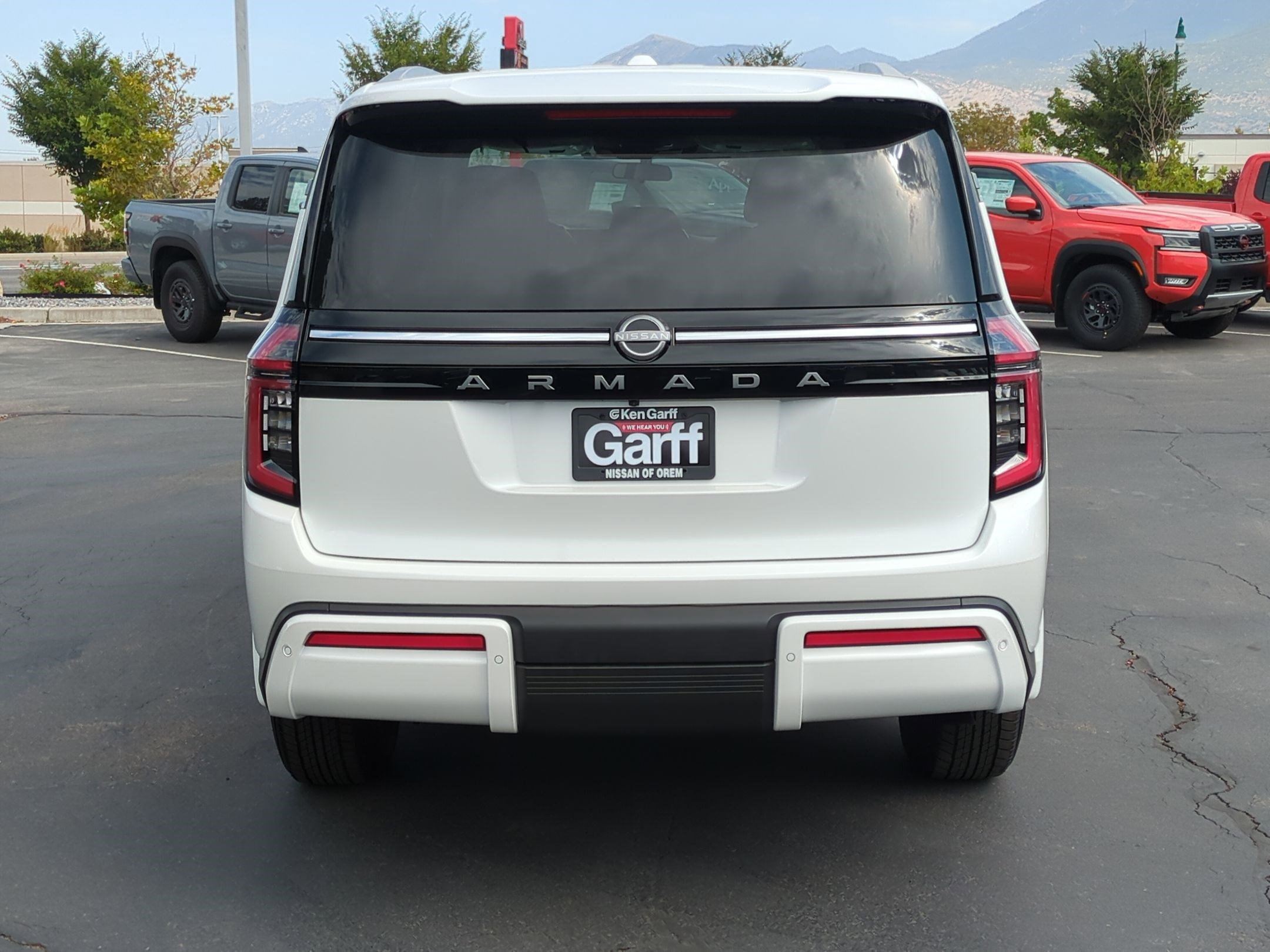 2025 Nissan Armada SV photo 4