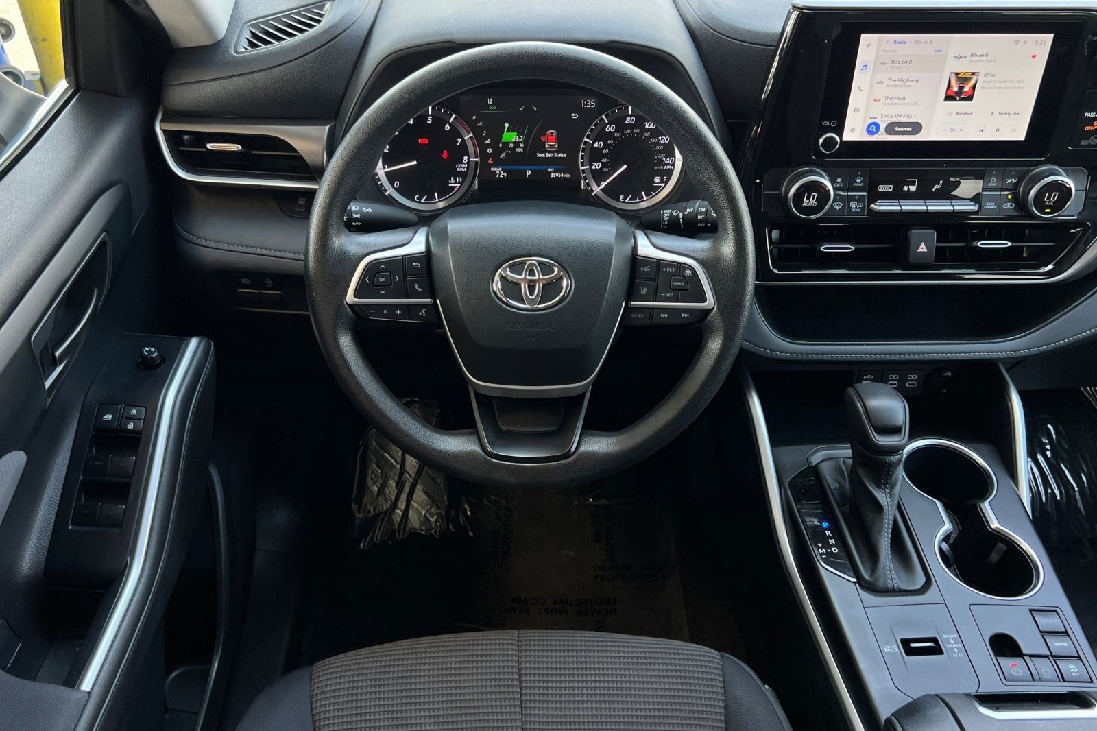 2023 Toyota Highlander L photo 16