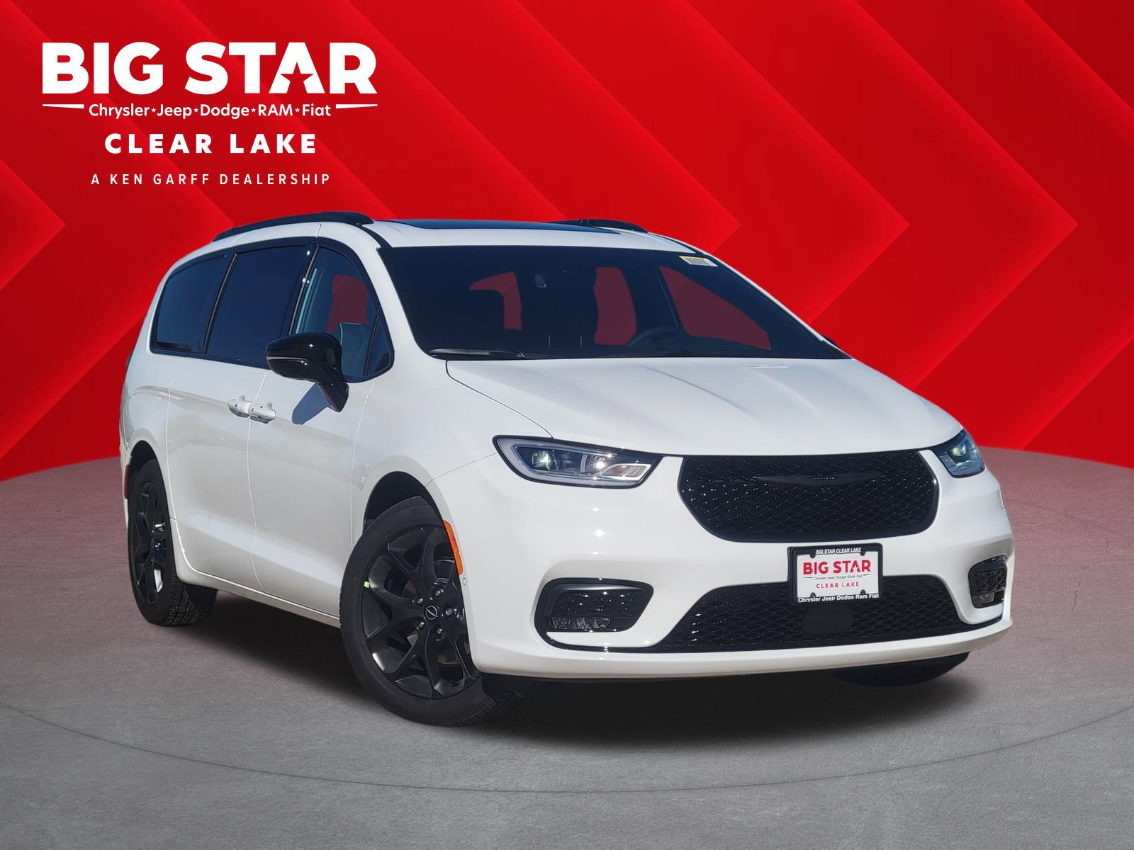 2026 Chrysler Pacifica Limited's photo