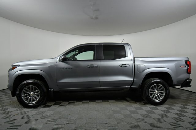 2024 Chevrolet Colorado LT photo 15