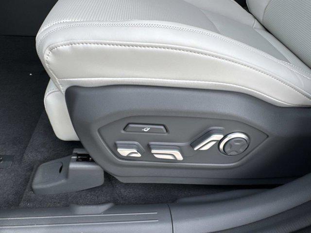 2026 Hyundai Santa Fe Calligraphy photo 9