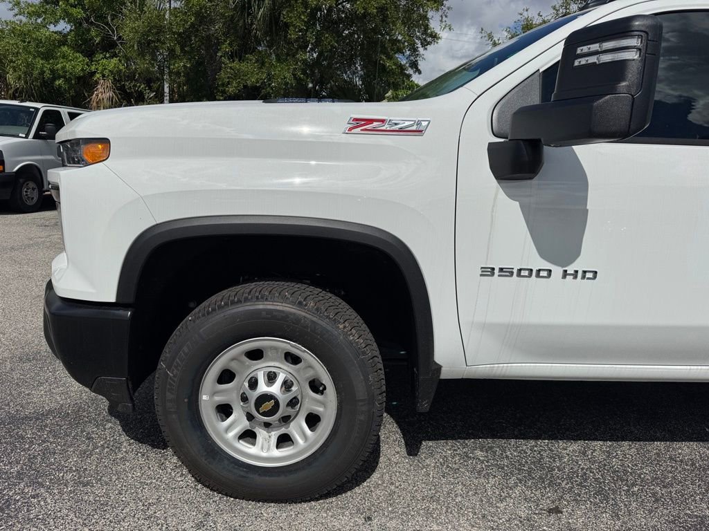 2025 Chevrolet Silverado 3500HD photo 8