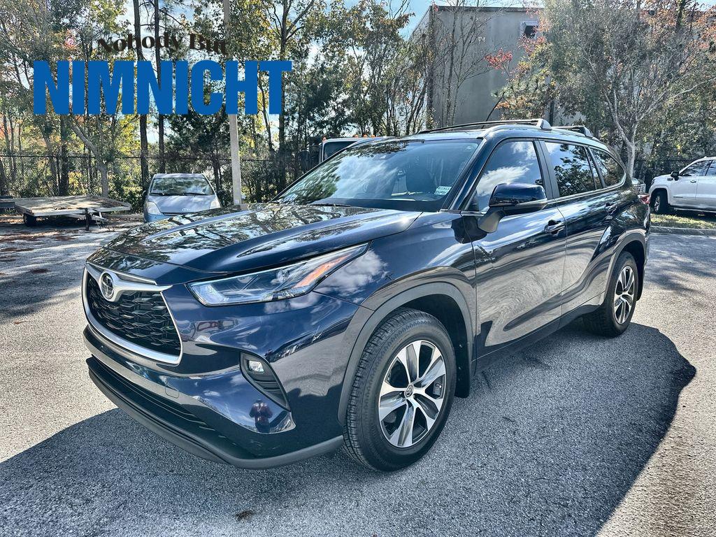 2023 Toyota Highlander XLE's photo
