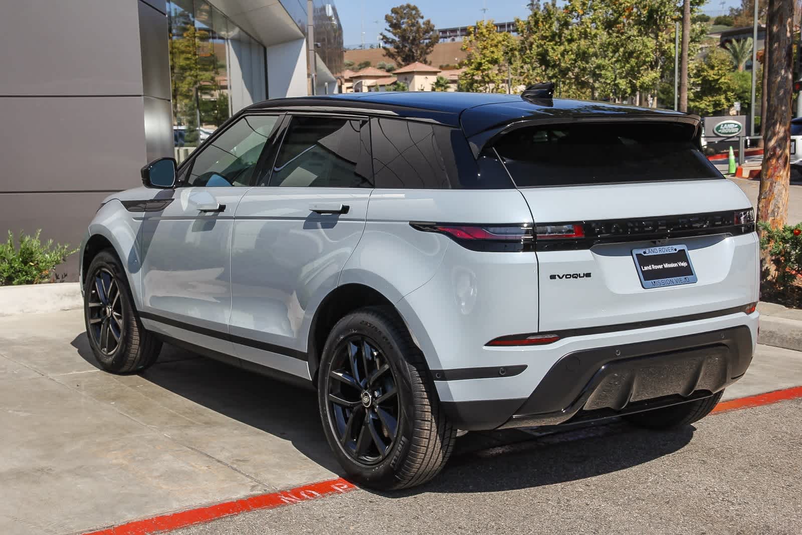 2026 Land Rover Range Rover Evoque S photo 4