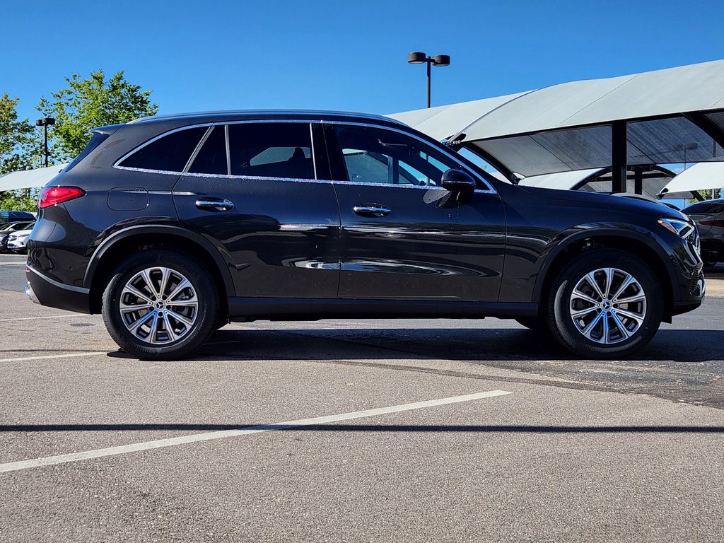 2026 Mercedes Benz GLC 300 4MATIC photo 5