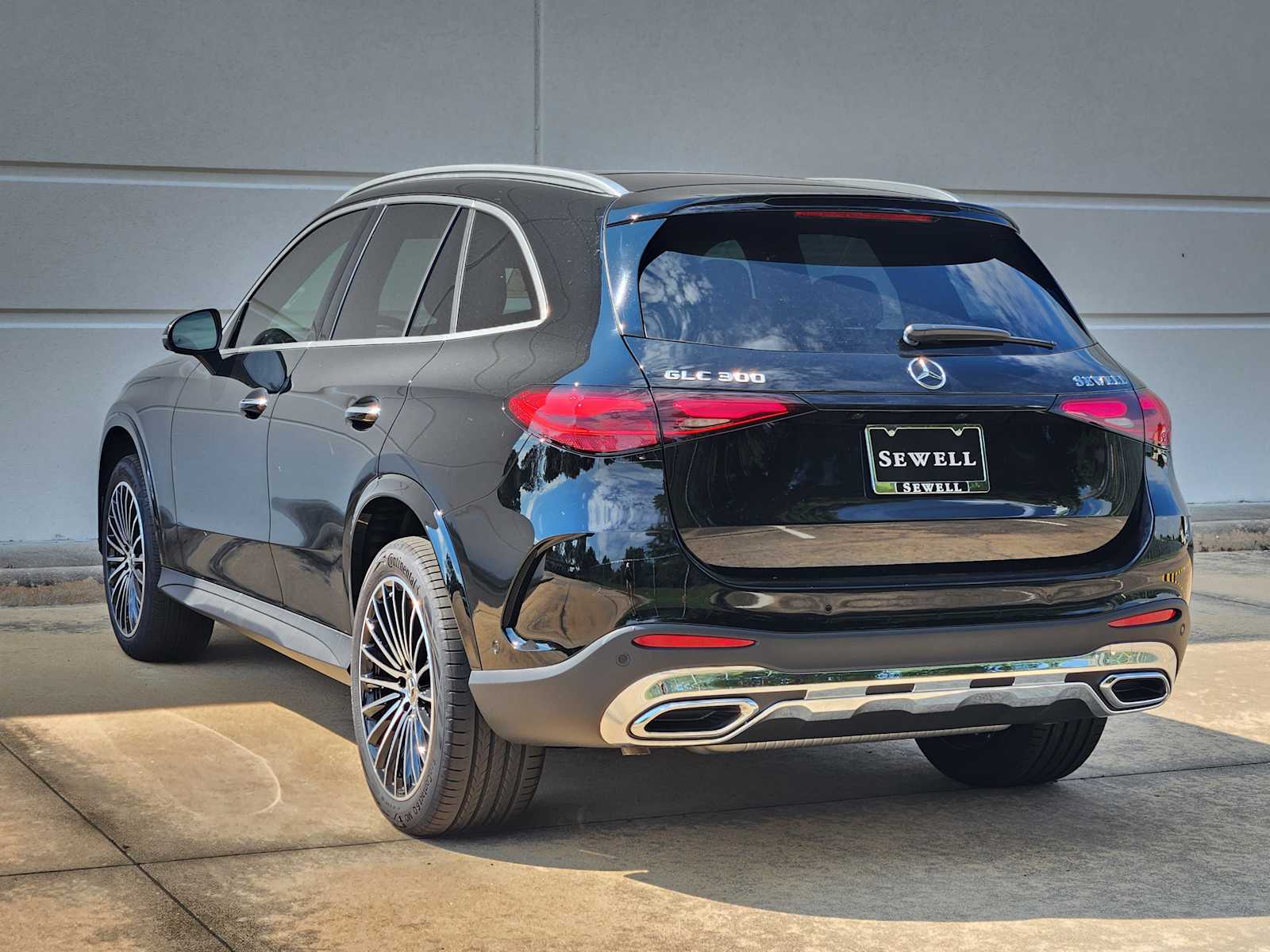 2026 Mercedes Benz GLC 300 photo 3