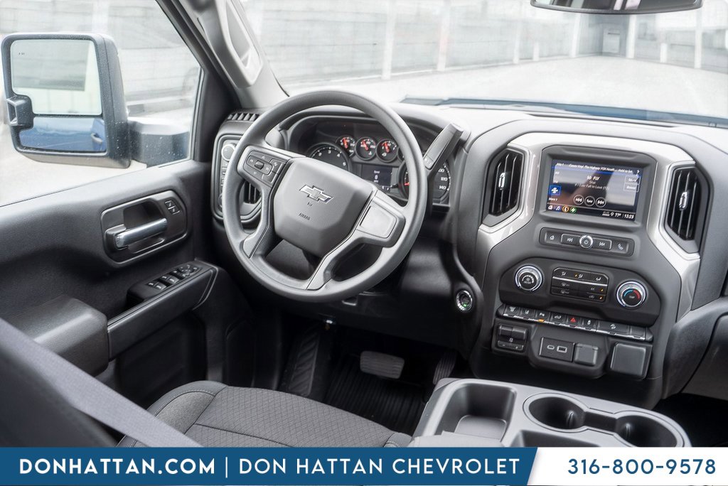 2025 Chevrolet Silverado 2500HD Custom photo 13