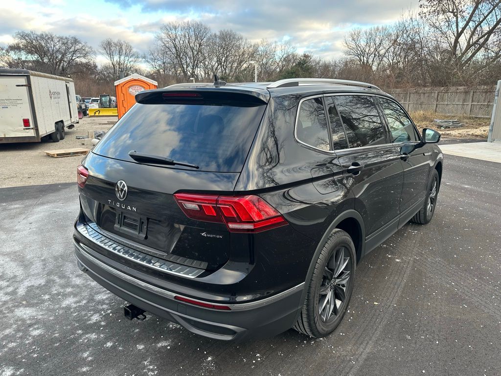 2022 Volkswagen Tiguan SE photo 4